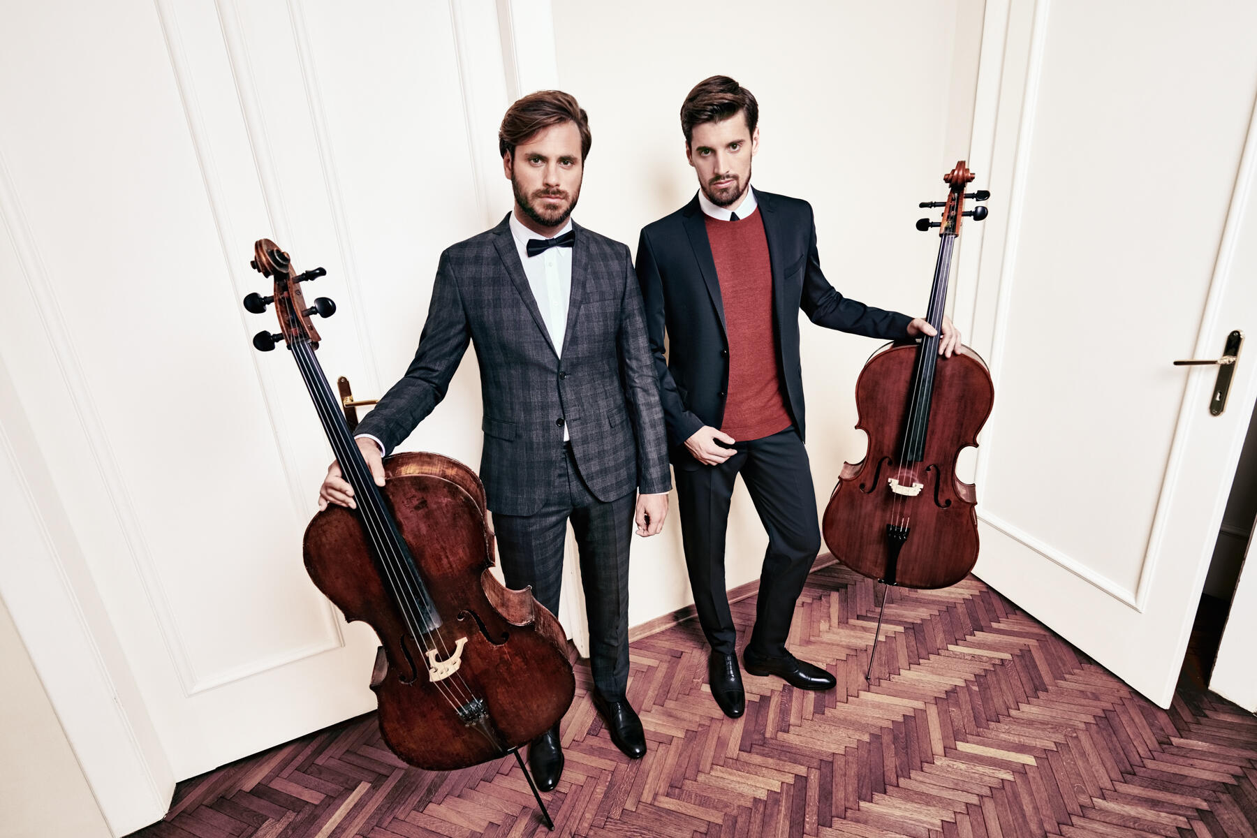 Magic cellos band. Группа 2cellos. Дуэт 2cellos. Дуэт виолончелистов 2cellos.