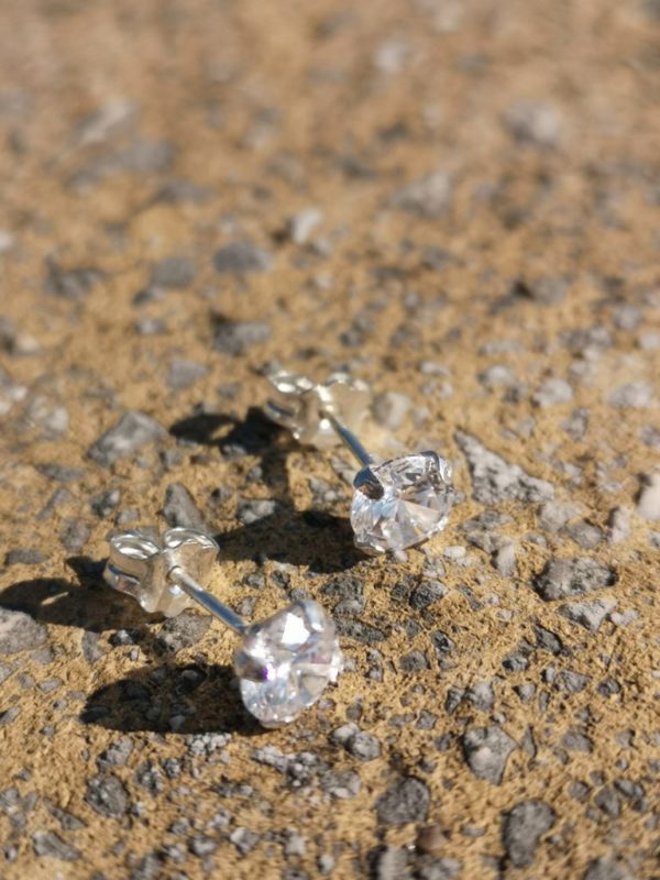 LOLA STUDS