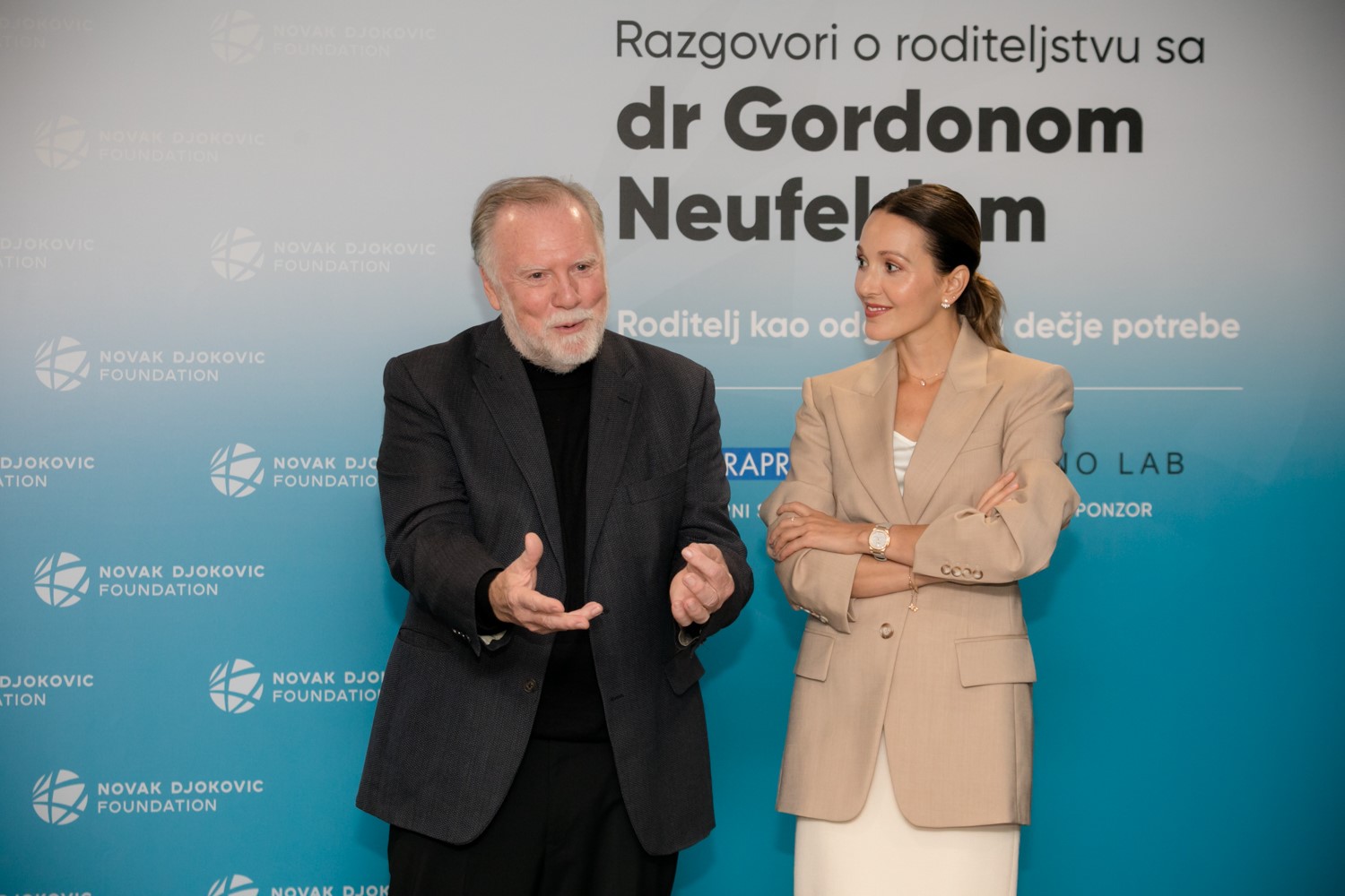 Dr Gordon Njufeld i Jelena Đoković